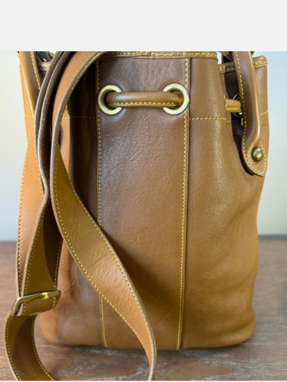 Dooney & Bourke VINTAGE Brown Leather Tassel Drawstring Bucket Bag EUC - Picture 2 of 15
